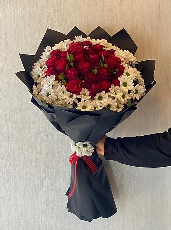 25 Adet Kırmızı Gül Ve Papatya